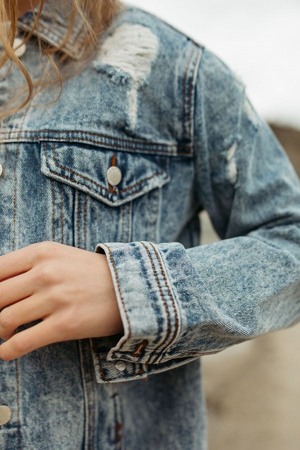 Куртка джинсова з потертостями оверсайз  #RU# Куртка джинсовая с потертостями оверсайз  № 4