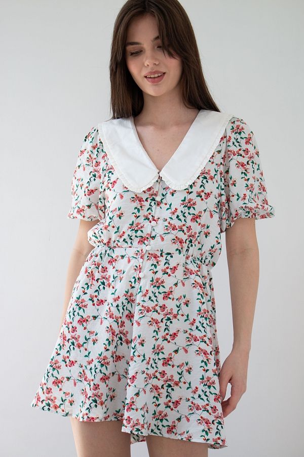 Комбінезон шортами з білим коміром білий в червоні квіти О0122 #RU# Комбинезон шорты с белым воротником белый в красные цветы О0122 № 1